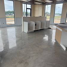 Perfectly-polished-concrete-commercial-project 4