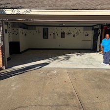 Wonderful-white-and-black-epoxy-flake-installation-done-in-Deer-Creek-subdivision-of-Montgomery-AL 4